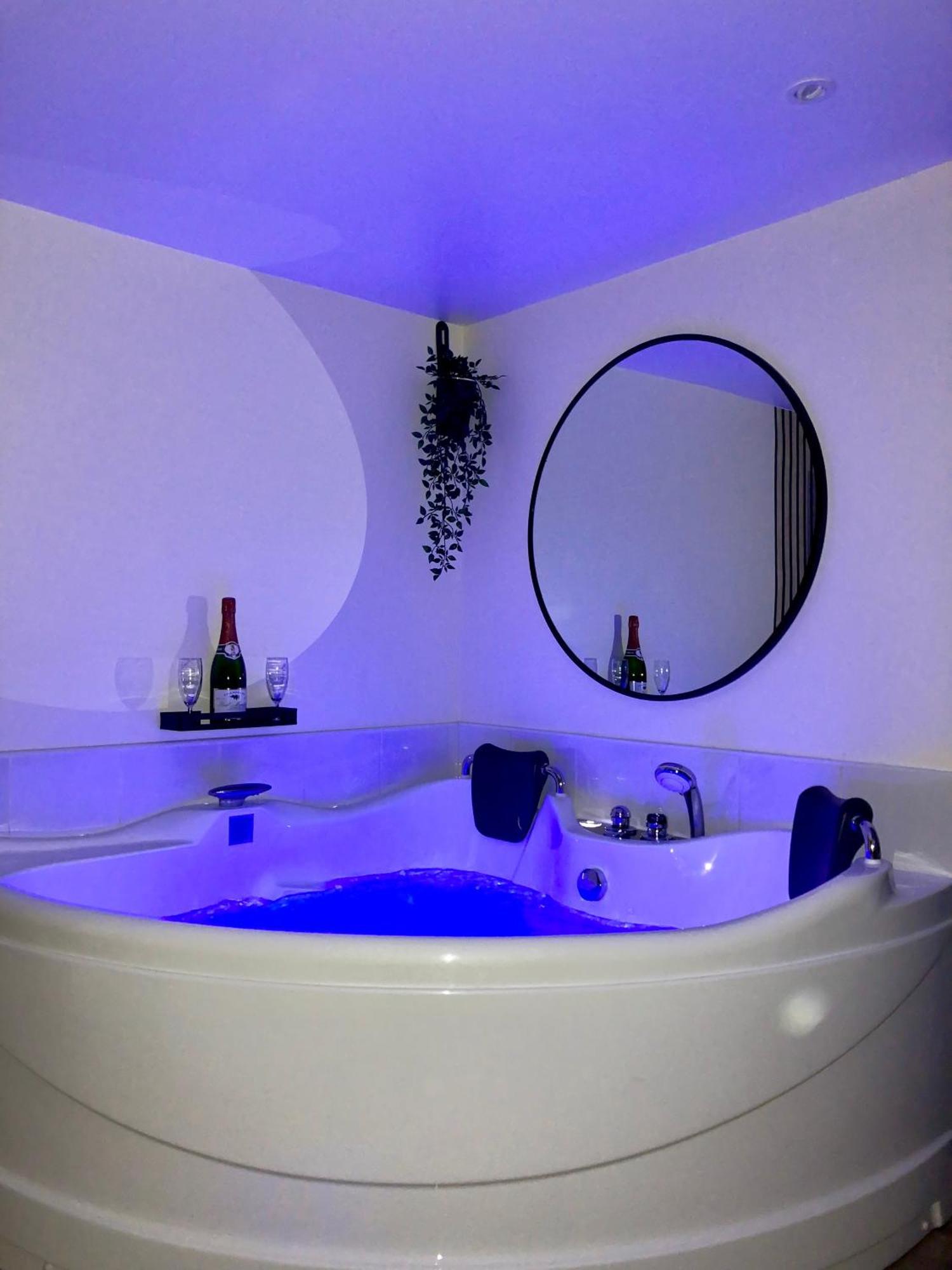 לנגרס Tiny Room מראה חיצוני תמונה